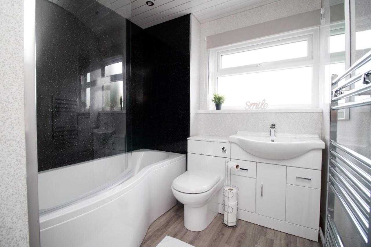 Family Home In The Charming Coastal Town Of Barry Esterno foto
