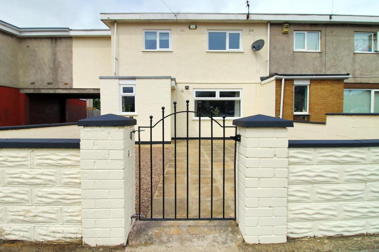 Family Home In The Charming Coastal Town Of Barry Esterno foto